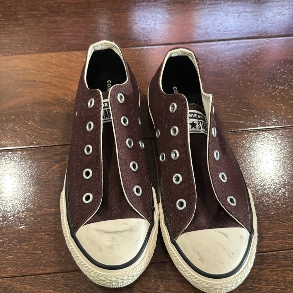 New all-star converse size 1 missing shoe laces